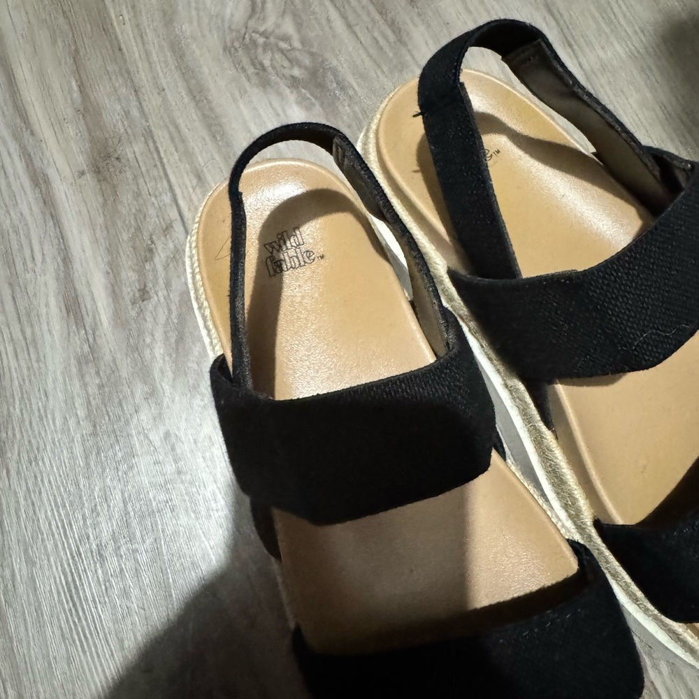 Sandals - Picture 3 of 3
